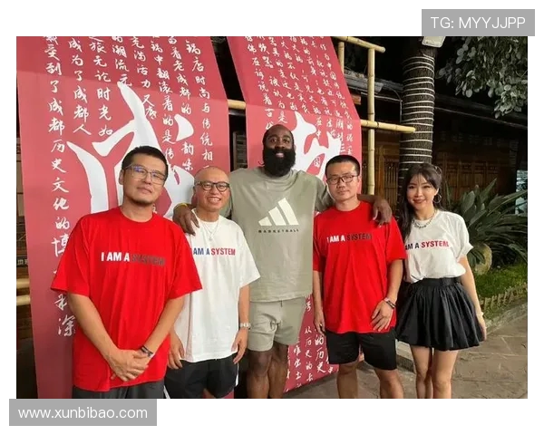 哈登与小球迷的温馨互动瞬间展现篮球魅力与梦想的交汇