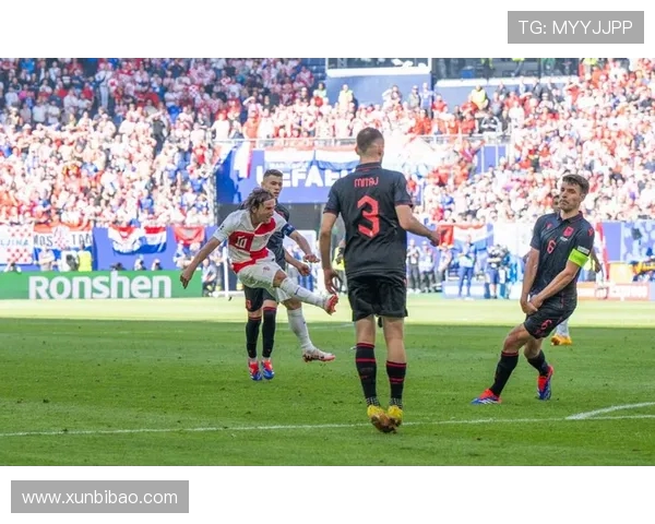 莫德里奇:足球场上的艺术家与战士,传奇生涯背后的故事与荣耀