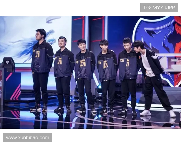 RNG团队协作引发热议玩家对战术配合的不同看法与争论